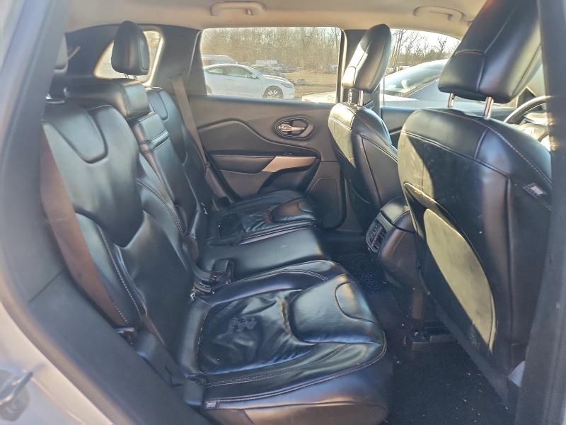 Фото 11 - JEEP GRAND CHER