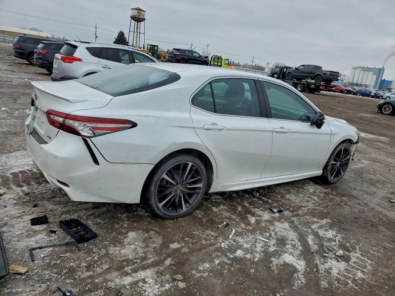 Фото 3 - TOYOTA CAMRY