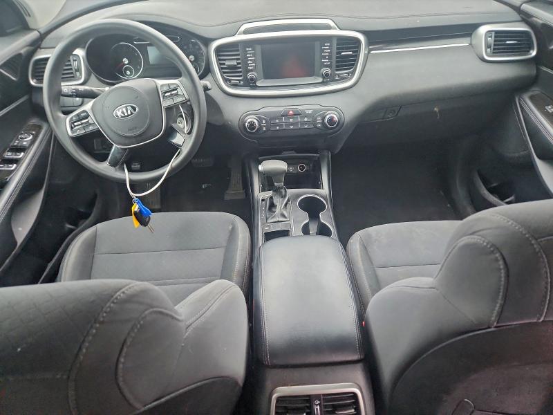 Фото 8 - KIA SORENTO