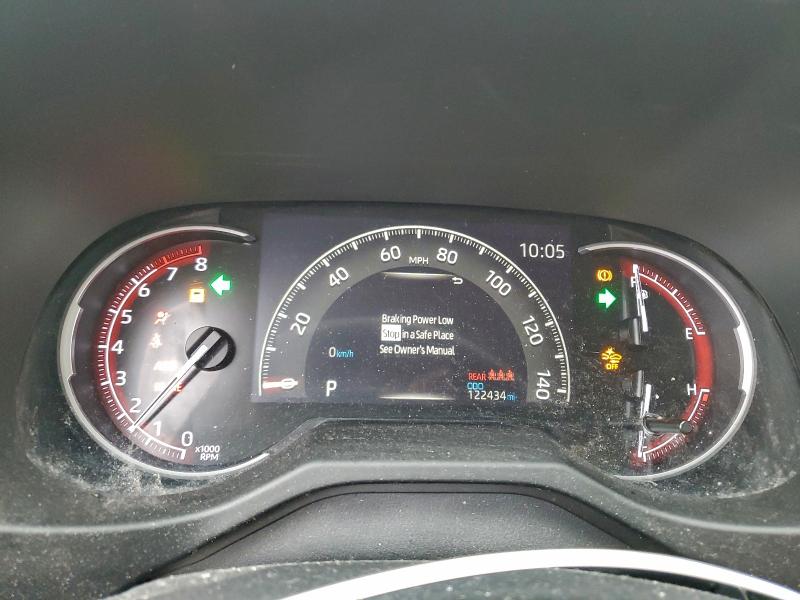 Фото 9 - TOYOTA RAV4