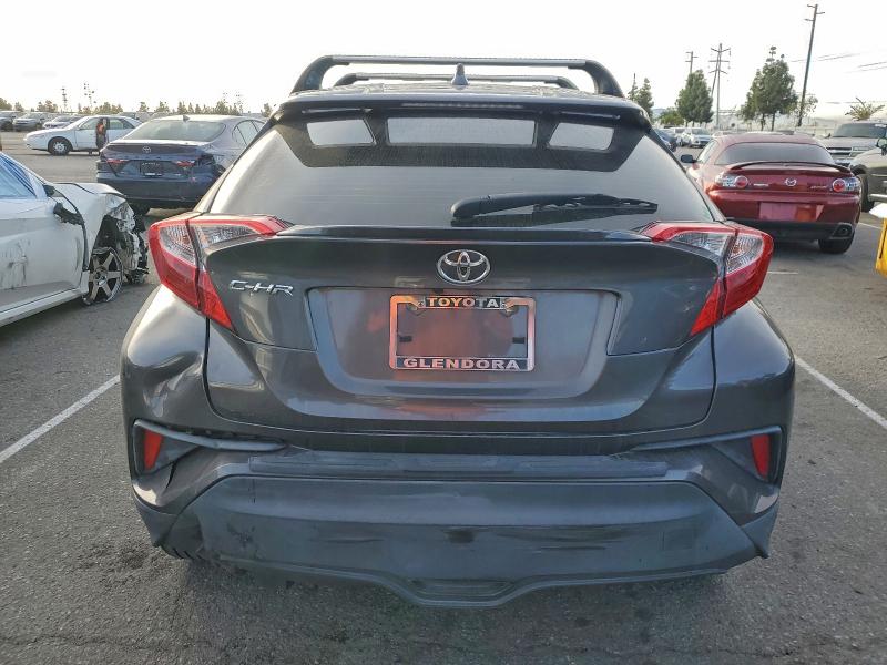 Фото 6 - TOYOTA C-HR