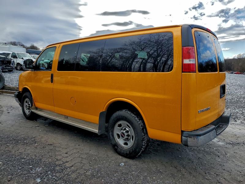 Фото 2 - GMC SAVANA