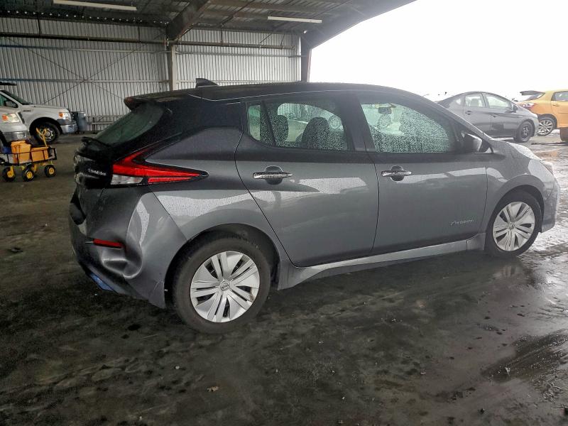 Фото 3 - NISSAN LEAF