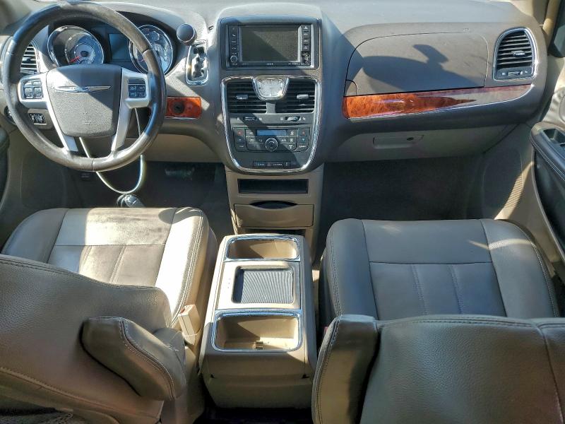 Фото 8 - CHRYSLER MINIVAN