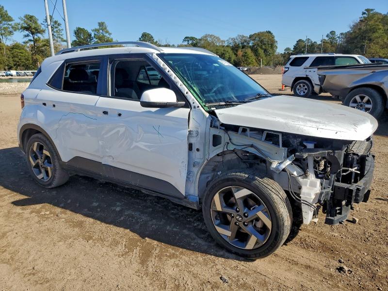 Фото 4 - HYUNDAI VENUE