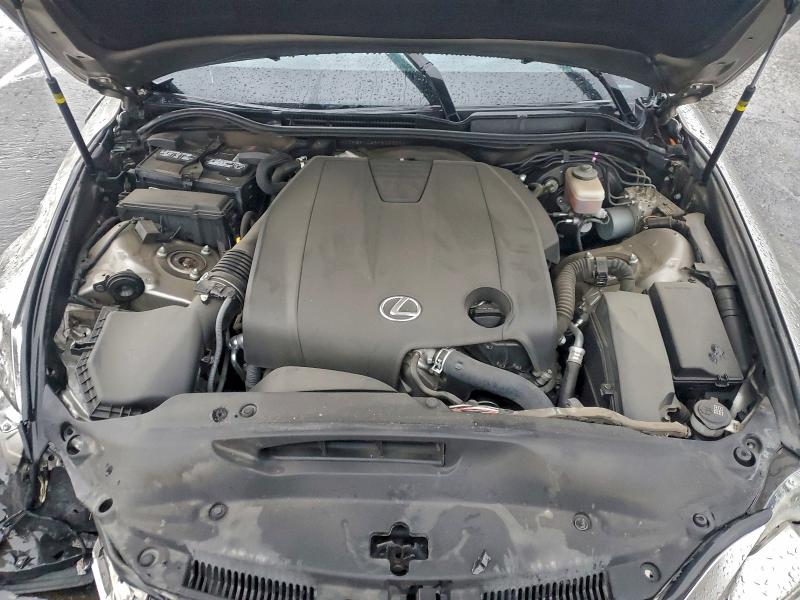 Фото 11 - LEXUS IS