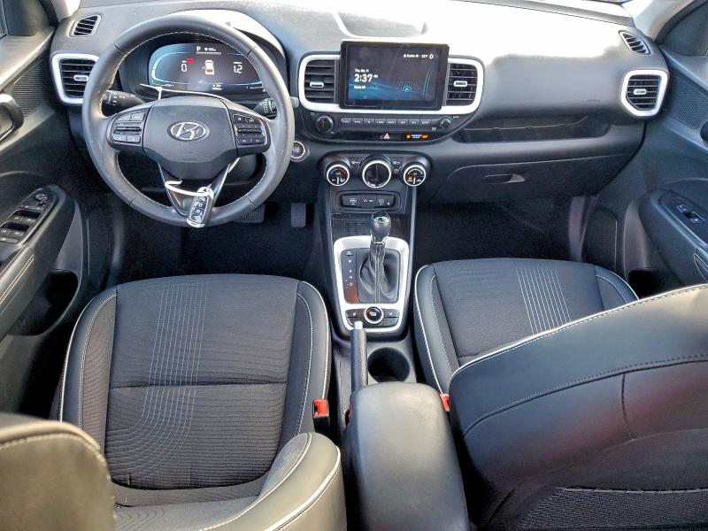 Фото 8 - HYUNDAI VENUE