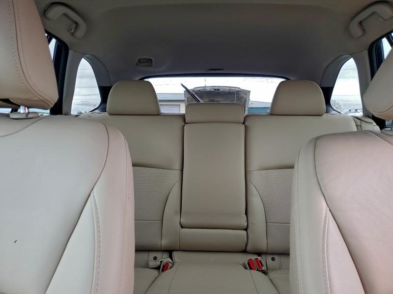 Фото 10 - SUBARU OUTBACK