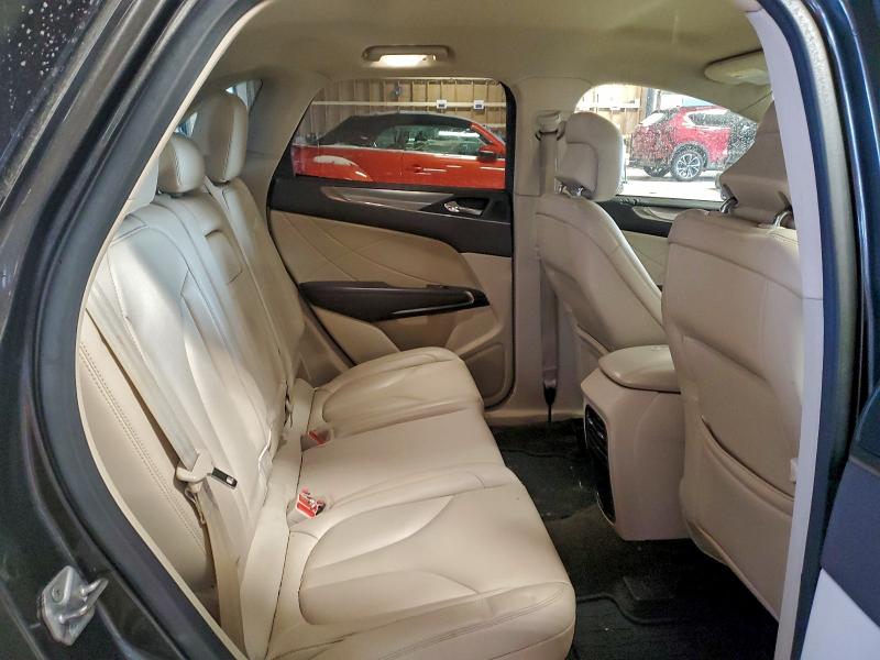 Фото 11 - LINCOLN MKC