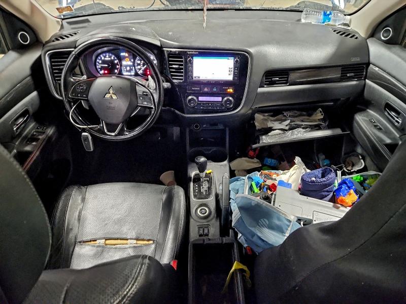 Фото 8 - MITSUBISHI OUTLANDER