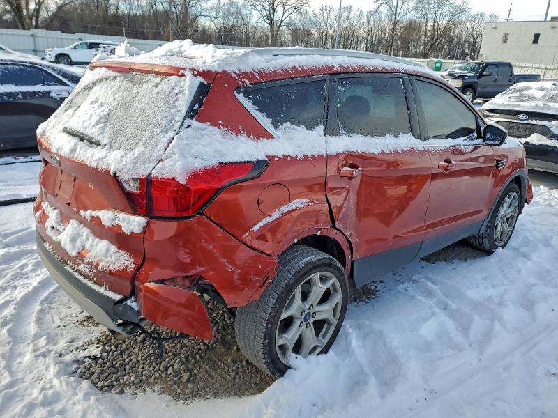 Фото 3 - FORD ESCAPE