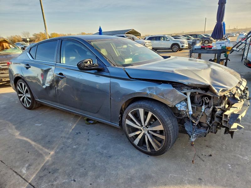 Фото 4 - NISSAN ALTIMA