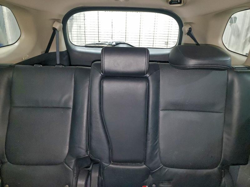 Фото 10 - MITSUBISHI OUTLANDER