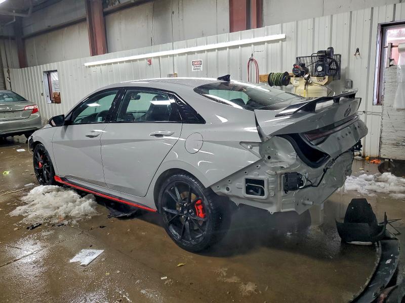 Фото 2 - HYUNDAI ELANTRA