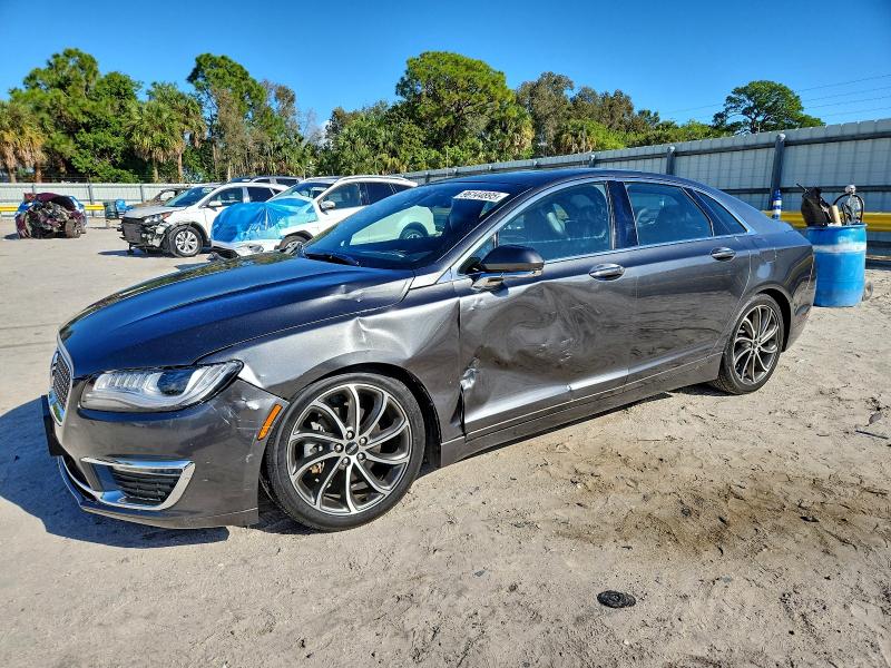 Фото 1 - LINCOLN MKZ