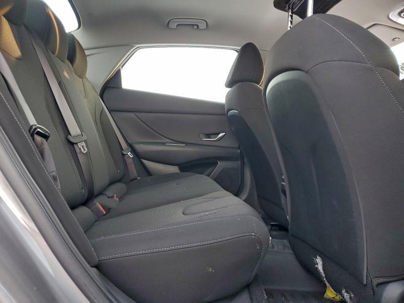 Фото 10 - HYUNDAI ELANTRA