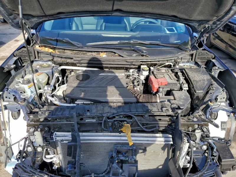 Фото 12 - NISSAN ROGUE