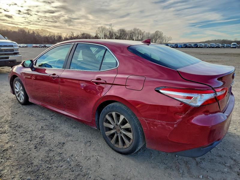 Фото 2 - TOYOTA CAMRY