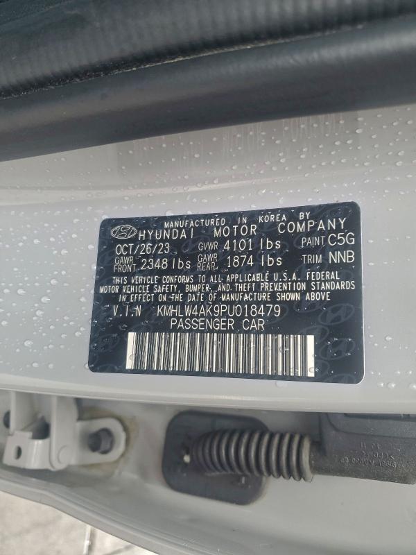 Фото 13 - HYUNDAI ELANTRA