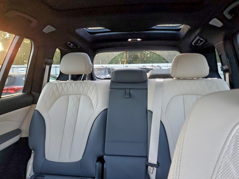 Фото 10 - BMW X7
