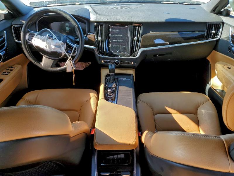 Фото 8 - VOLVO S90