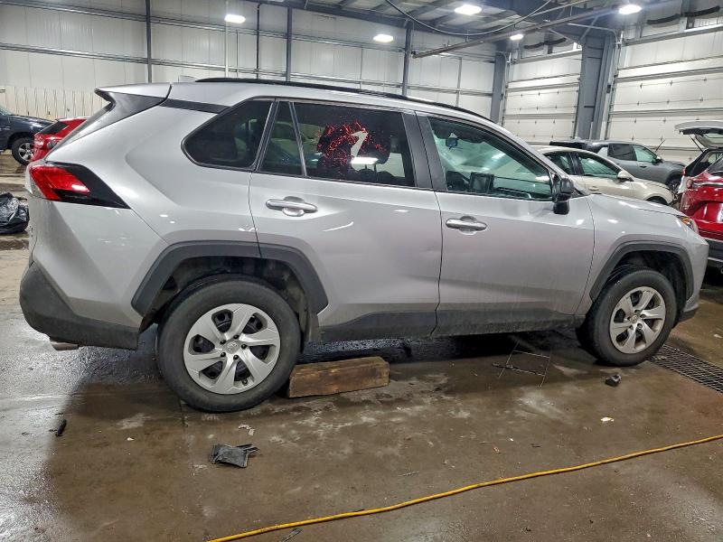 Фото 3 - TOYOTA RAV4