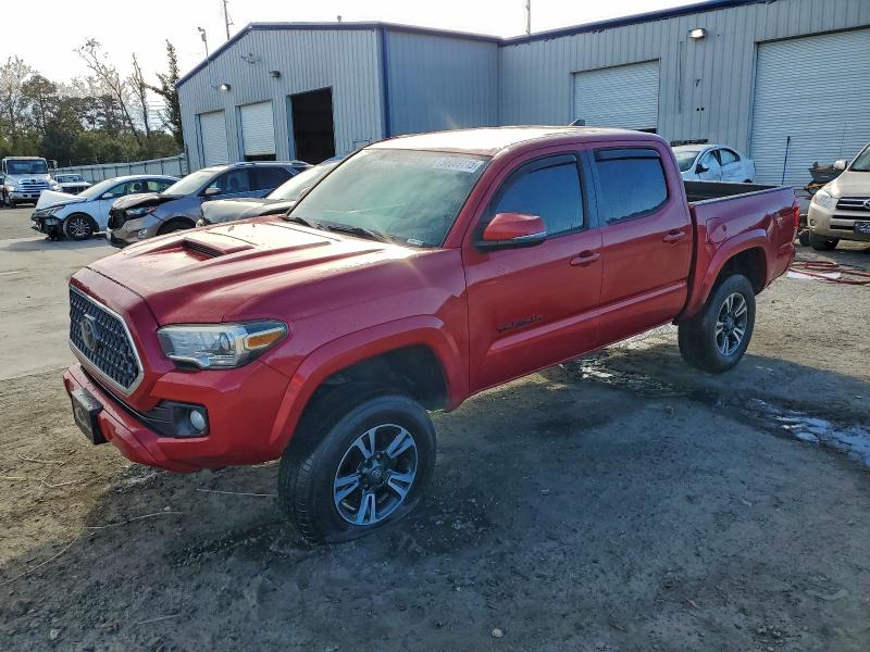 Фото 1 - TOYOTA TACOMA