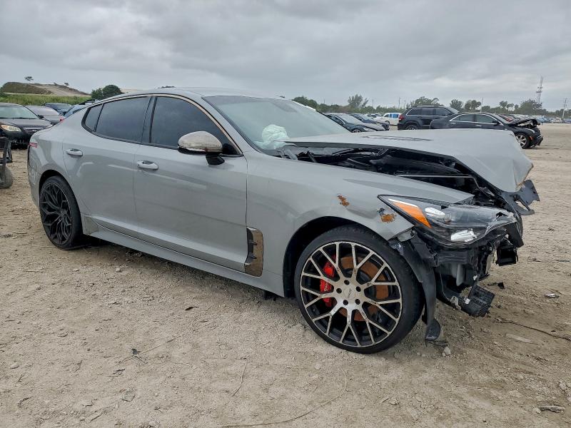 Фото 4 - KIA STINGER