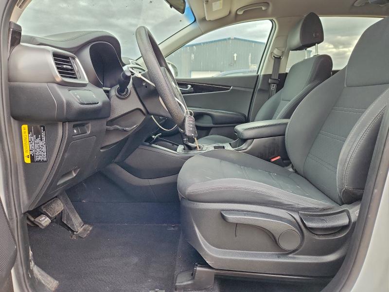 Фото 7 - KIA SORENTO