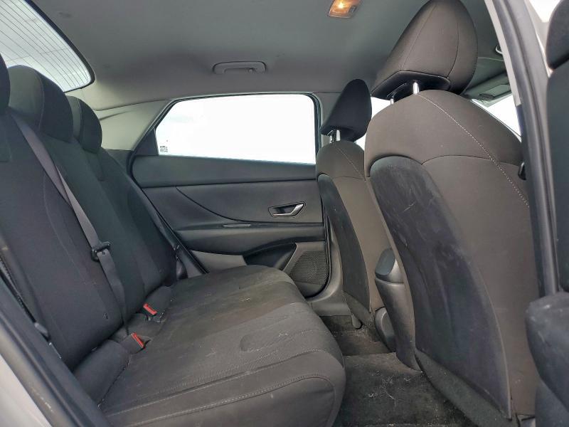 Фото 10 - HYUNDAI ELANTRA