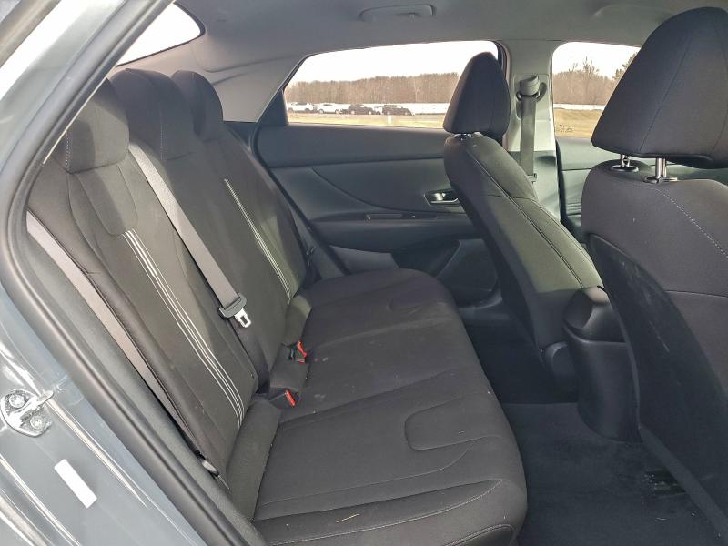 Фото 10 - HYUNDAI ELANTRA