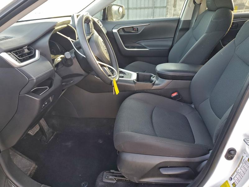 Фото 7 - TOYOTA RAV4