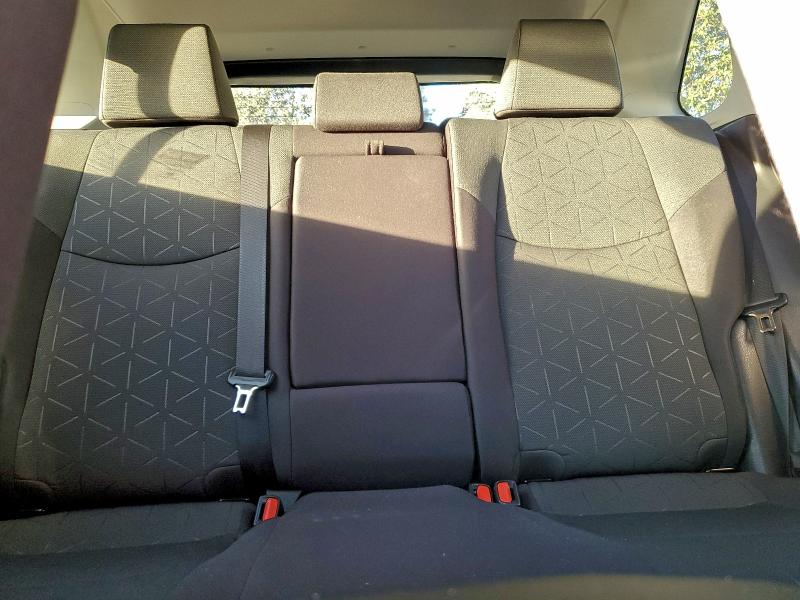 Фото 10 - TOYOTA RAV4