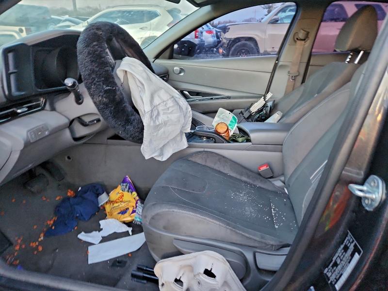 Фото 7 - HYUNDAI ELANTRA