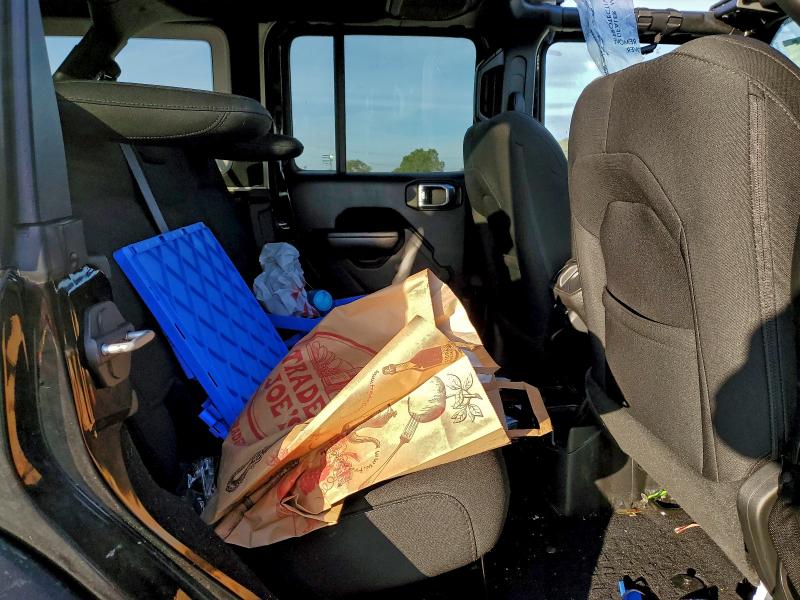 Фото 10 - JEEP WRANGLER