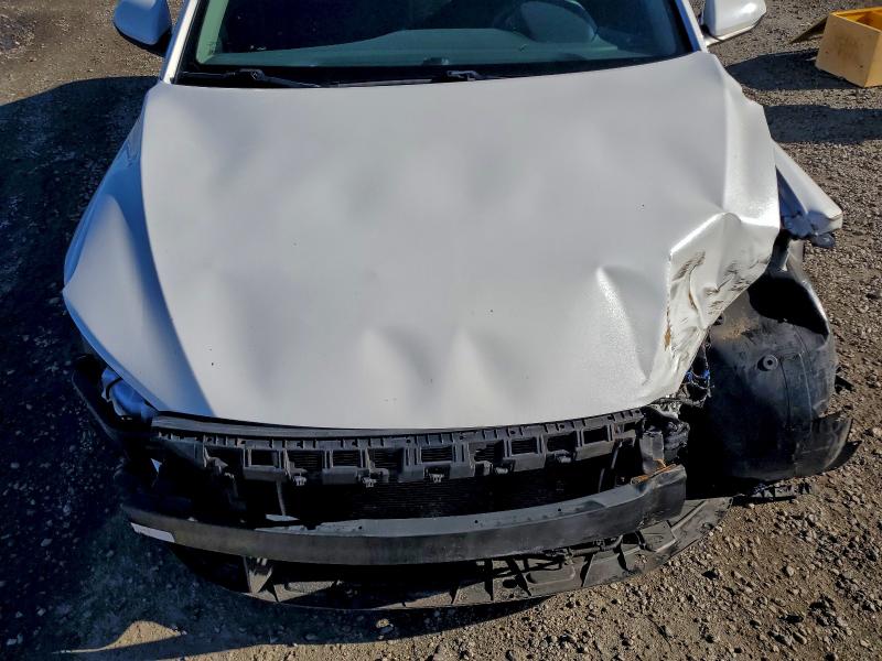 Фото 11 - HYUNDAI ELANTRA