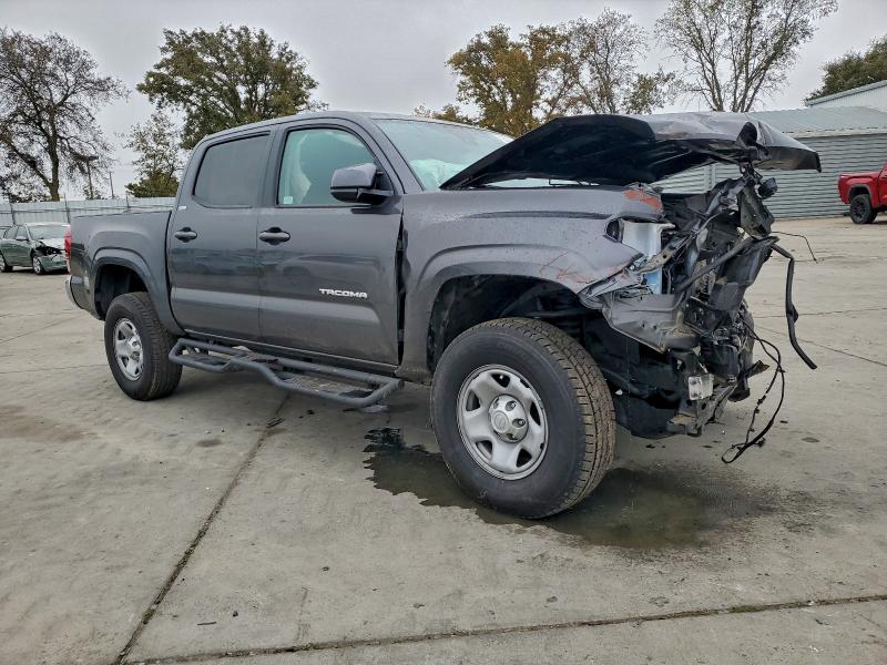 Фото 4 - TOYOTA TACOMA