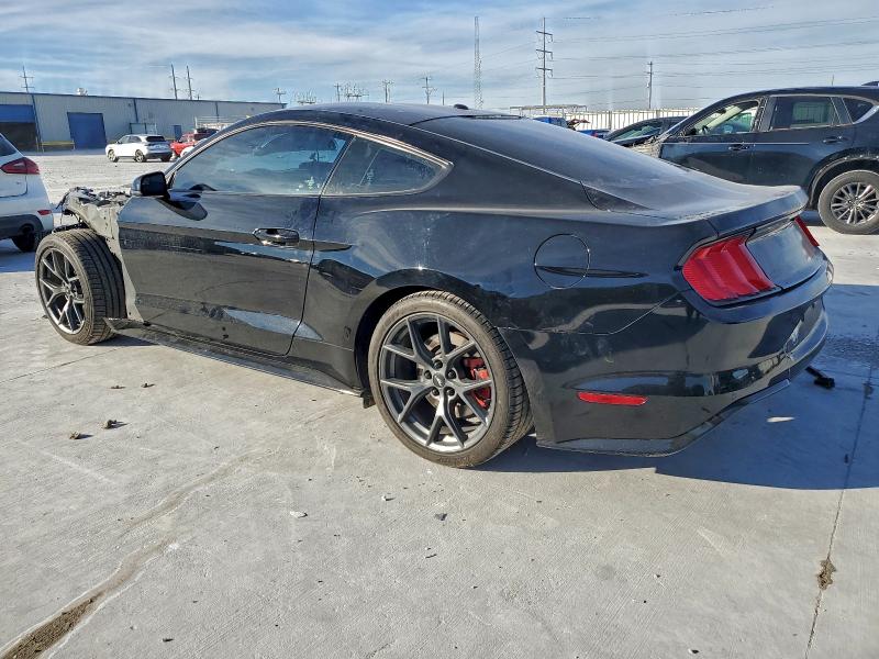 Фото 2 - FORD MUSTANG