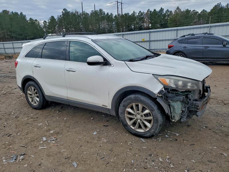 Фото 4 - KIA SORENTO