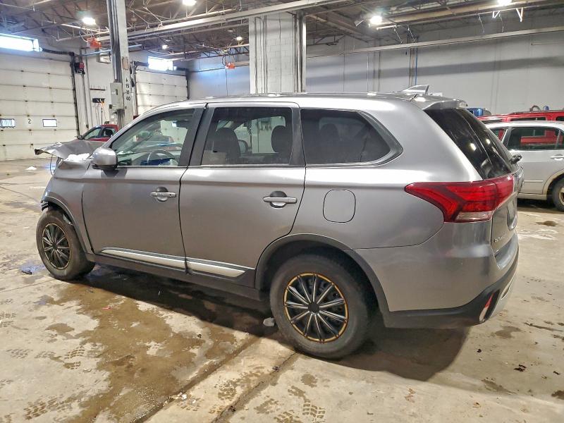 Фото 2 - MITSUBISHI OUTLANDER