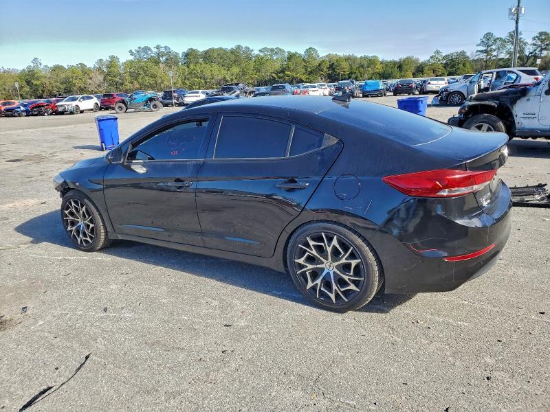 Фото 2 - HYUNDAI ELANTRA