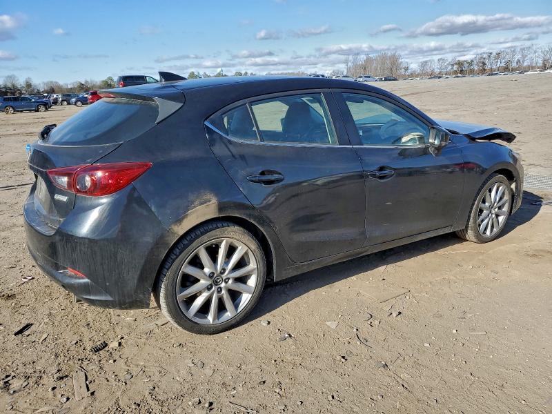 Фото 3 - MAZDA 3