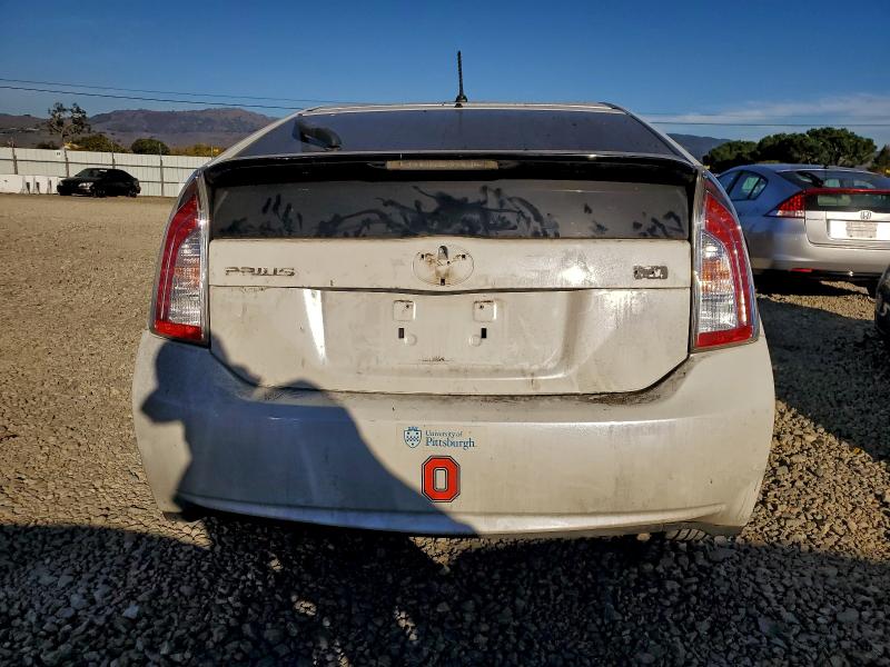 Фото 6 - TOYOTA PRIUS