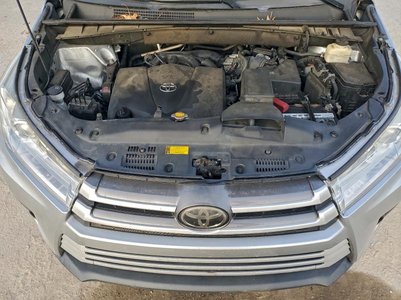 Фото 12 - TOYOTA HIGHLANDER