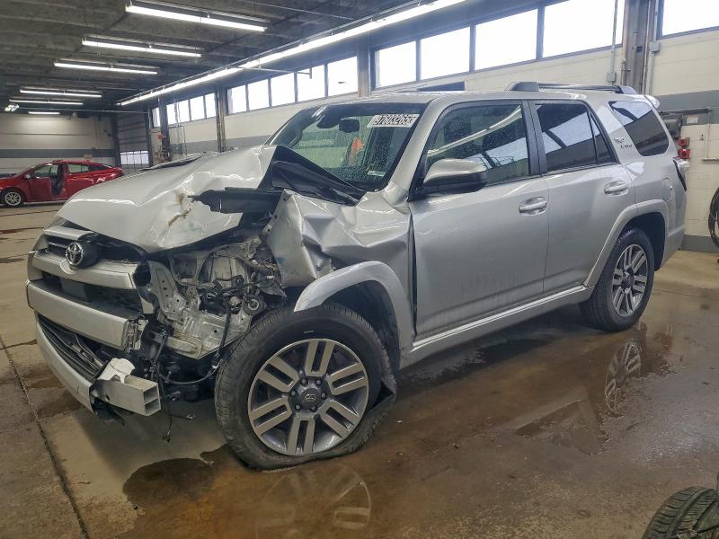 Фото 1 - TOYOTA 4RUNNER