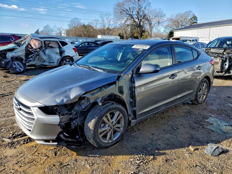 Фото 1 - HYUNDAI ELANTRA