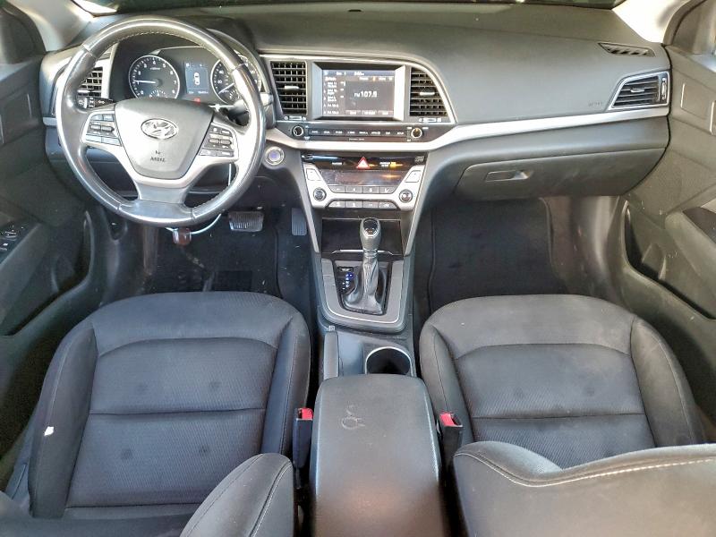 Фото 8 - HYUNDAI ELANTRA