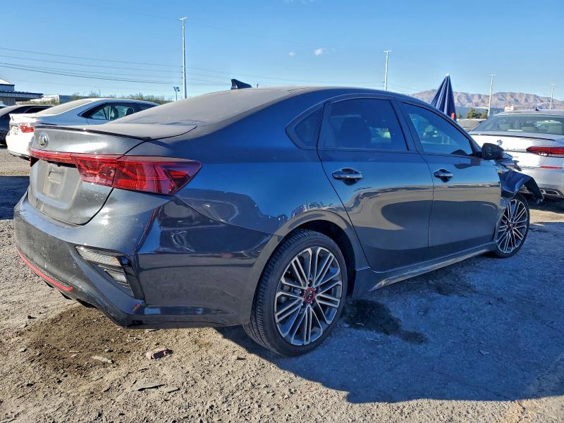 Фото 3 - KIA FORTE