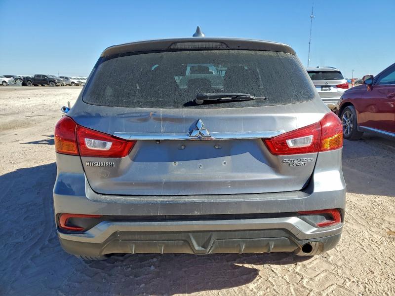 Фото 6 - MITSUBISHI OUTLANDER