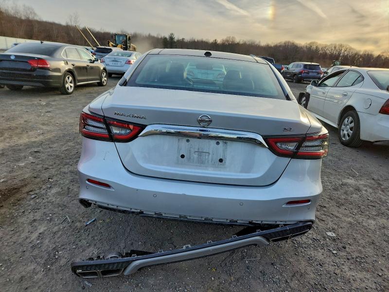 Фото 6 - NISSAN MAXIMA